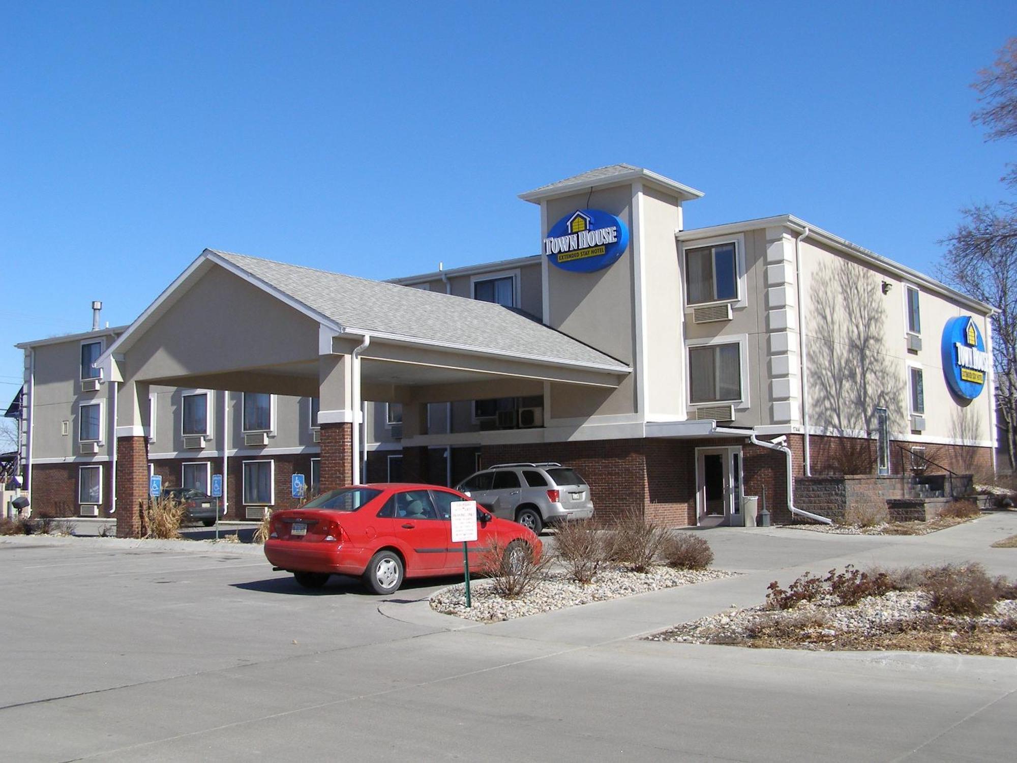 Townhouse Extended Stay Hotel Downtown Lincoln Exterior photo
