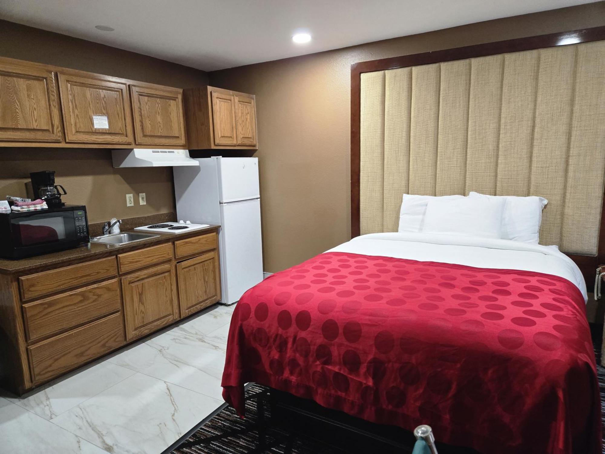Townhouse Extended Stay Hotel Downtown Lincoln Exterior photo