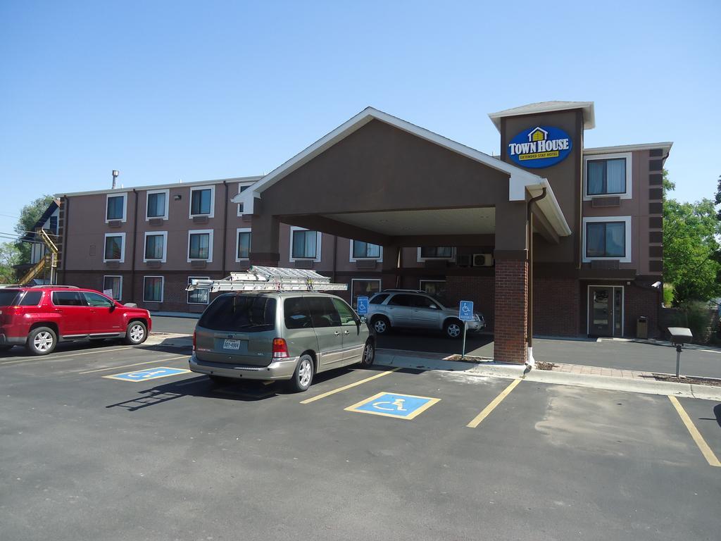 Townhouse Extended Stay Hotel Downtown Lincoln Exterior photo