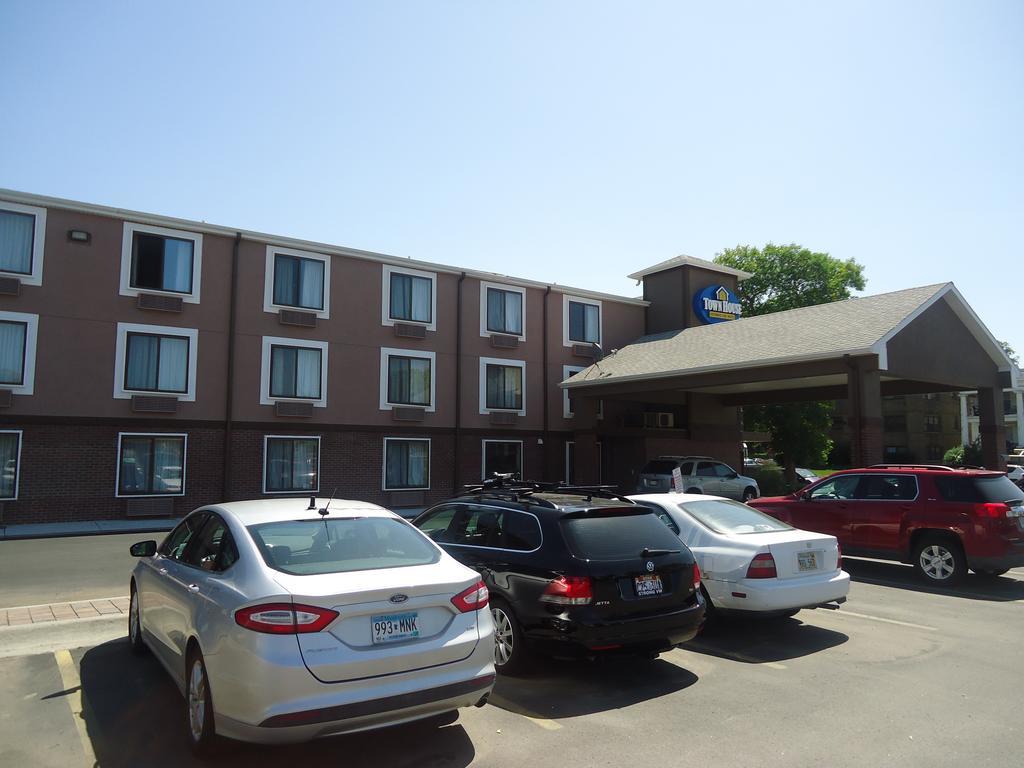 Townhouse Extended Stay Hotel Downtown Lincoln Exterior photo