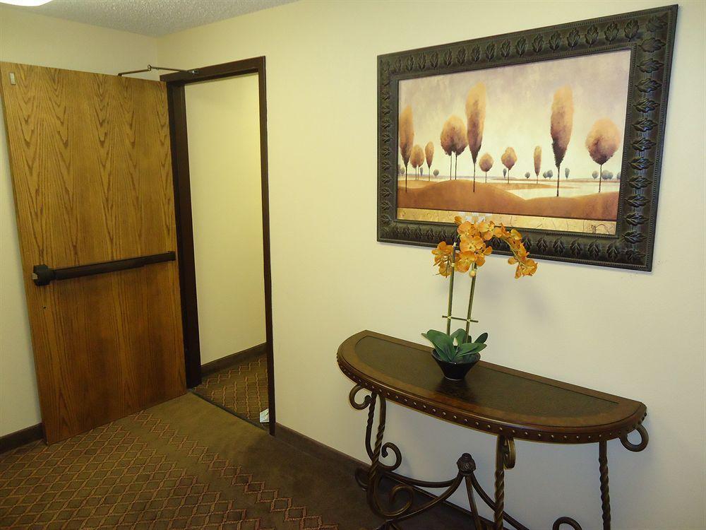 Townhouse Extended Stay Hotel Downtown Lincoln Exterior photo